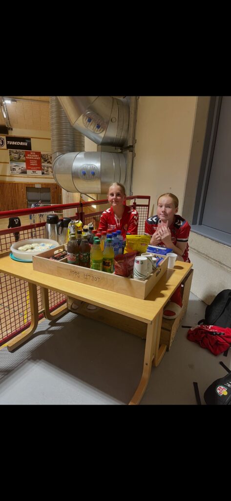 Dugnad – limet i laget for J2012